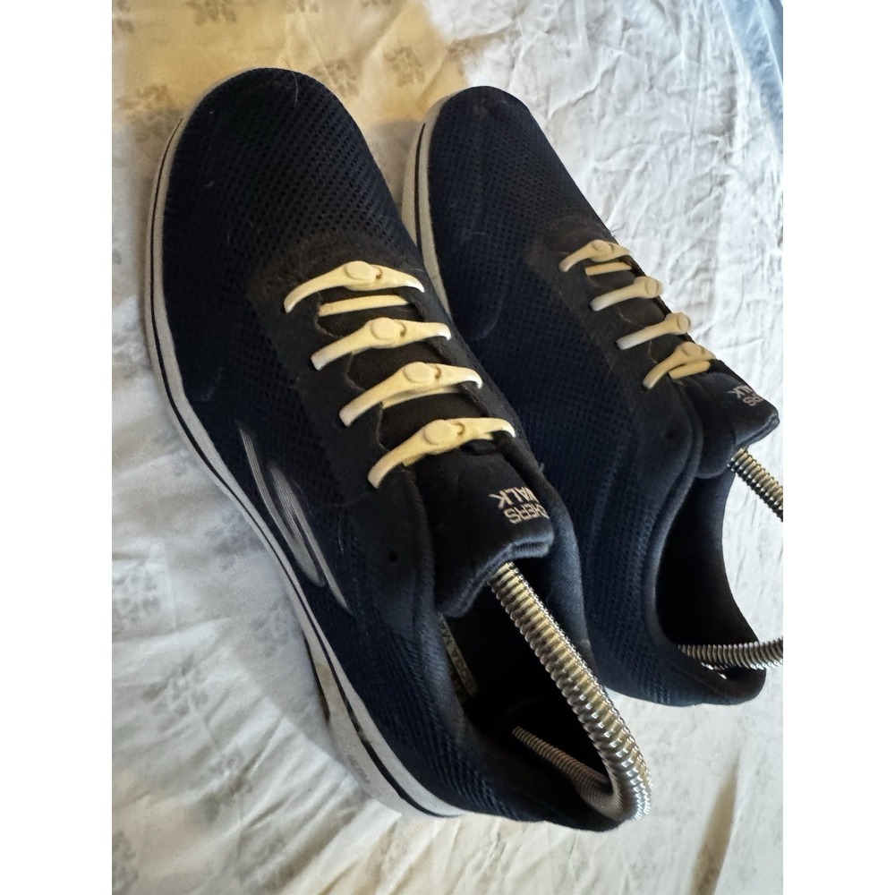 Women's Skechers Go Walk Memory Foam Navy Size 8.5 EUC SB17